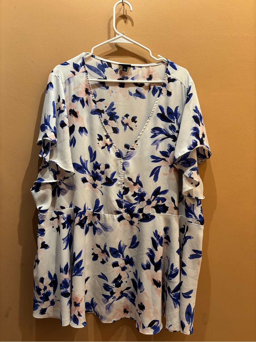 Torrid floral babydoll georgette flutter sleeve blouse asked Size 5
